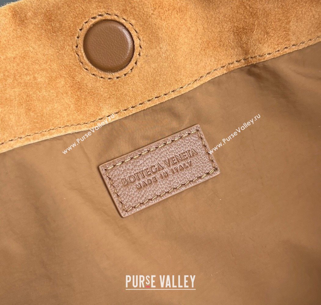 Bottega Veneta Giorno Shoulder Bag in Intrecciato Suede Amber Brown 2026 857657 (WT-260117013)