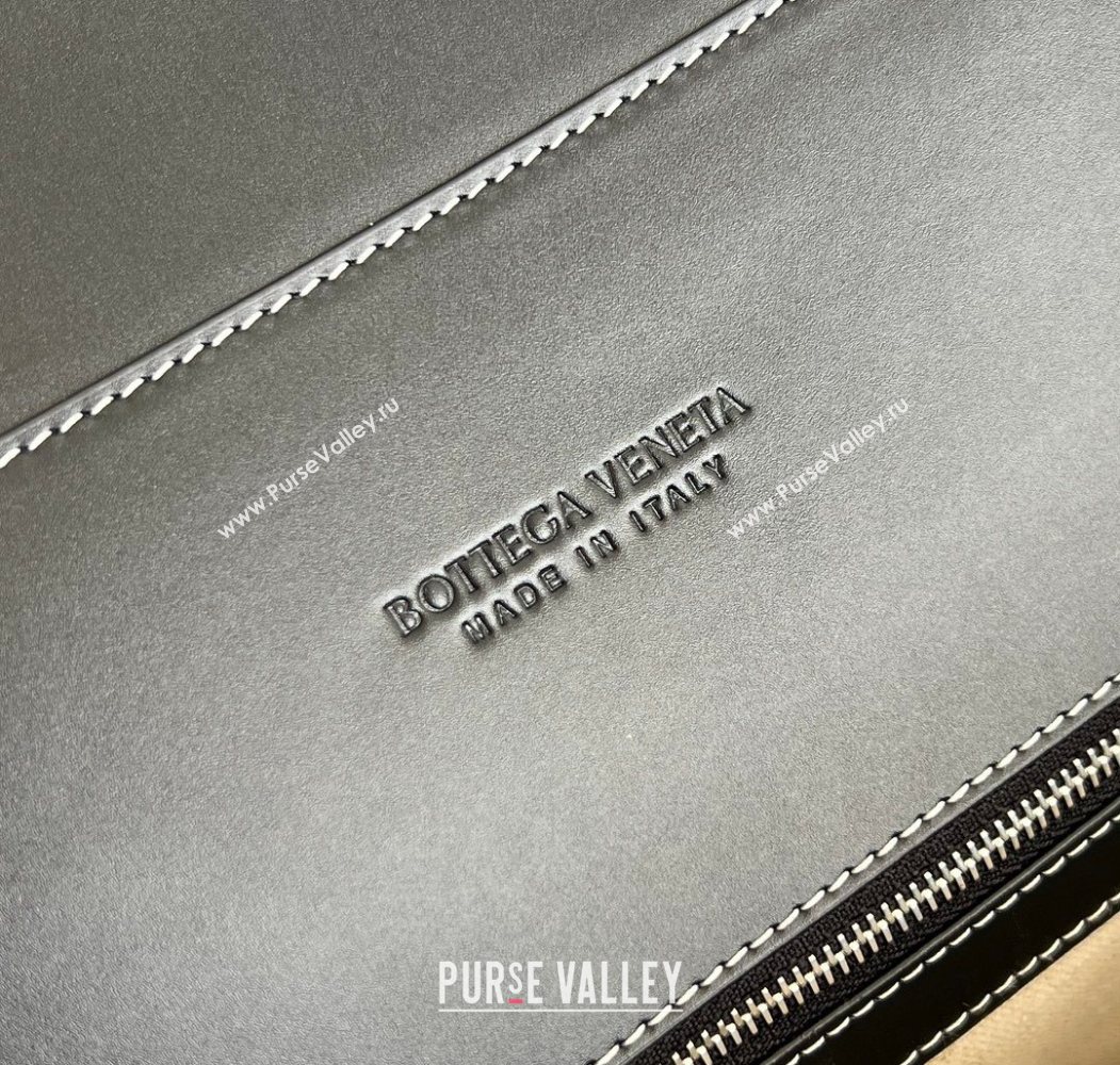 Bottega Veneta Mens Andiamo Voyager Tote Bag in Canvas and Leather Black 2026 827066 (WT-260116033)