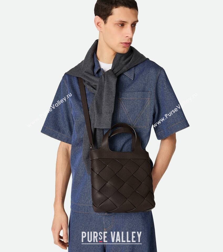 Bottega Veneta Mens Small Diago Tote Bag in Grained Intrecciato Leather 837364 Nocturnal Blue 2026 (WT-260117032)