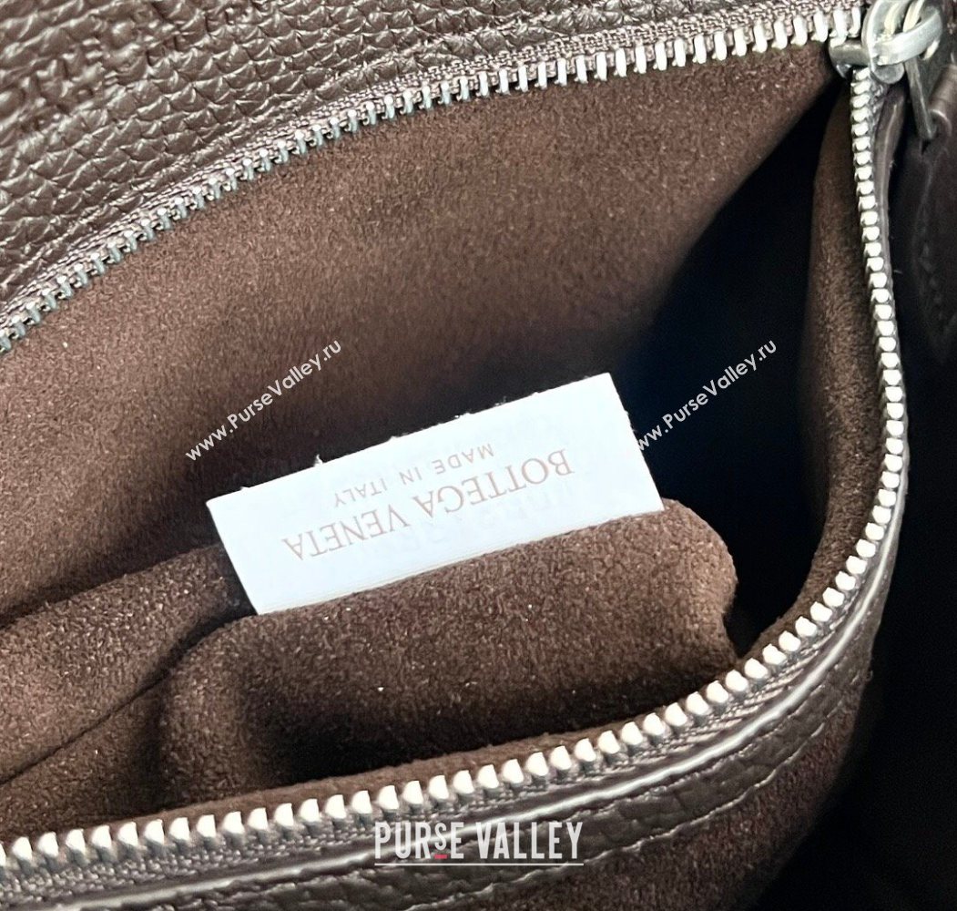 Bottega Veneta Mens Small Diago Tote Bag in Grained Intrecciato Leather 837364 Fondant Brown 2026 (WT-260117031)