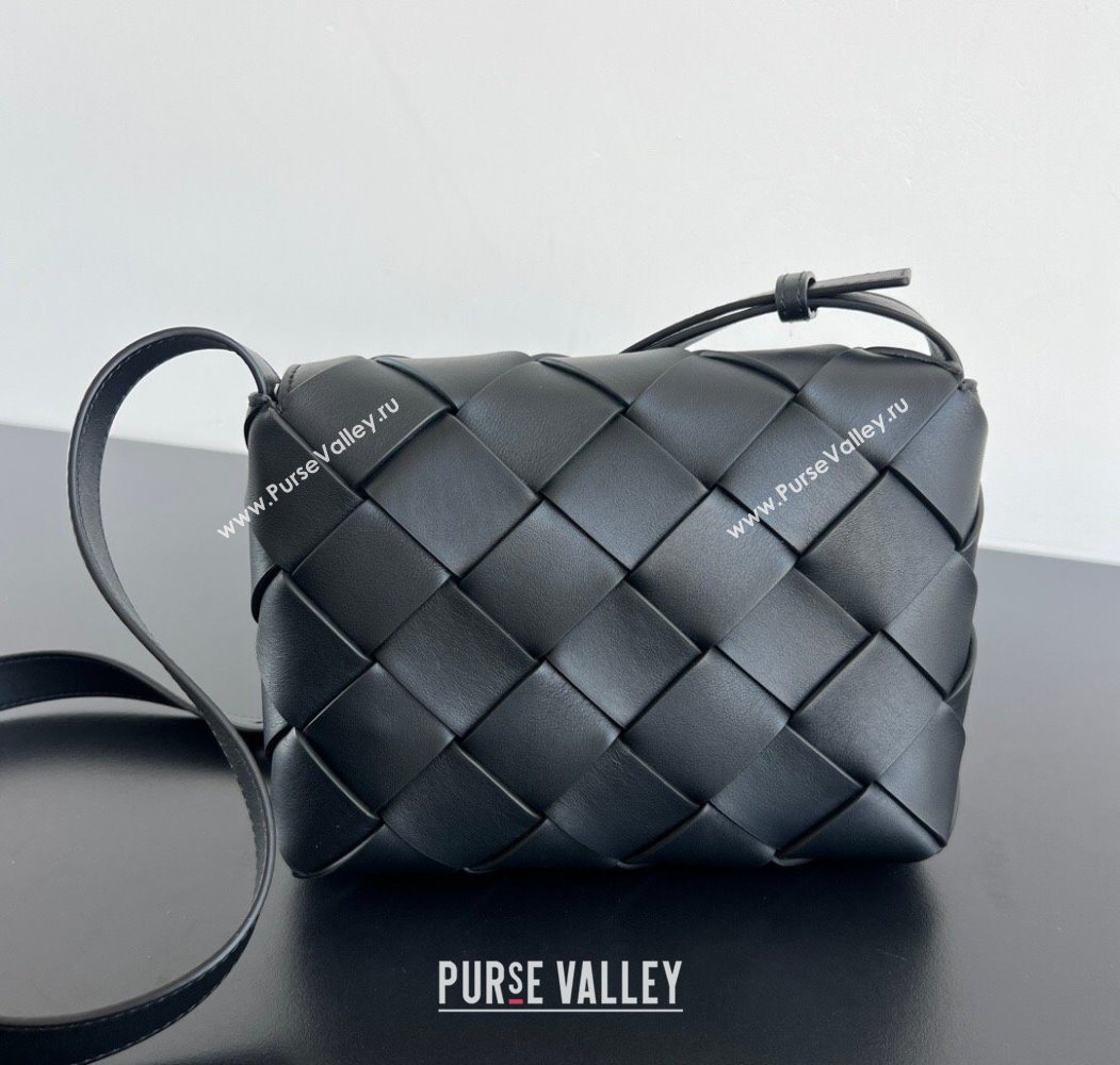 Bottega Veneta Mens Diago Mini Bag in Smooth Intrecciato Leather 795637 Black 2026 (WT-260117033)