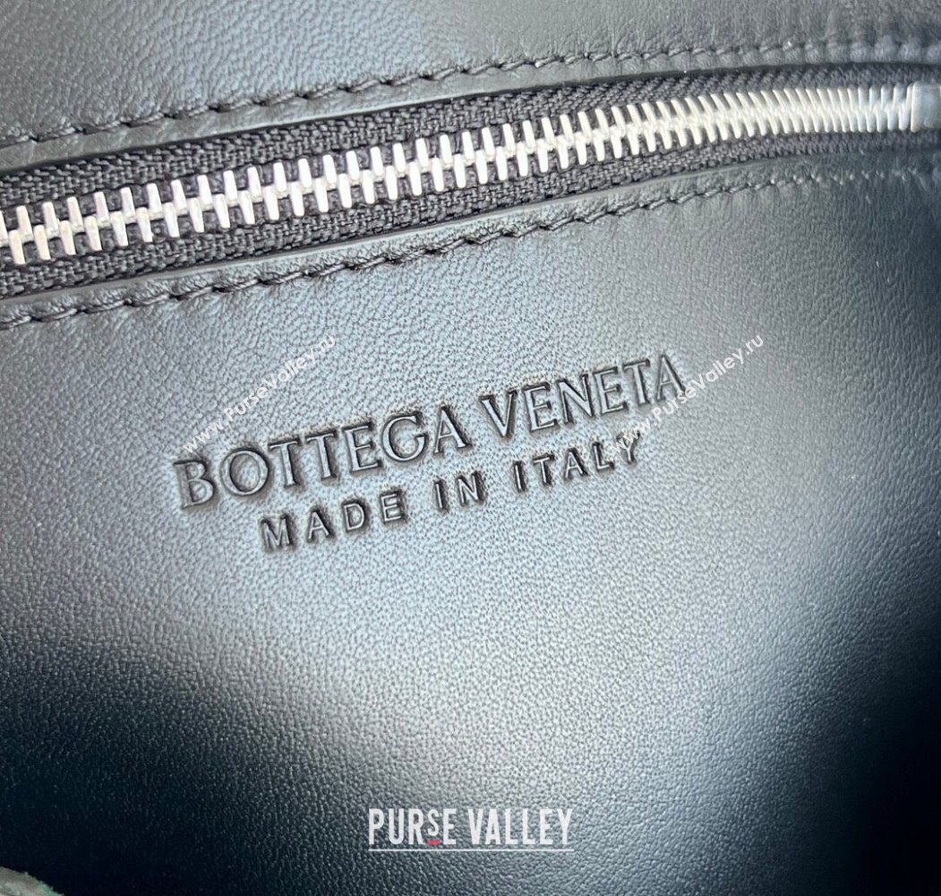 Bottega Veneta Mens Diago Mini Bag in Smooth Intrecciato Leather 795637 Black 2026 (WT-260117033)