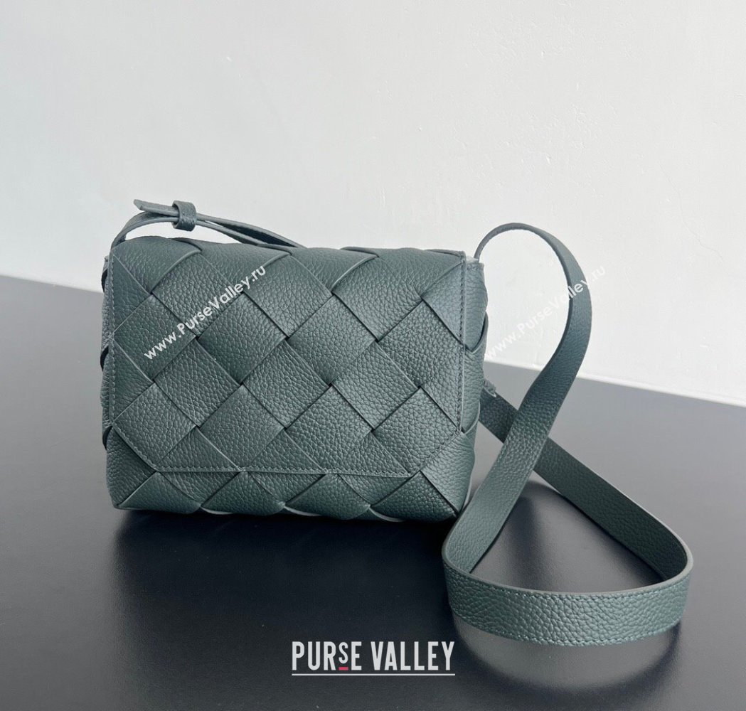 Bottega Veneta Mens Diago Mini Bag in Grained Intrecciato Leather 795637 Dark Green 2026 (WT-260117034)