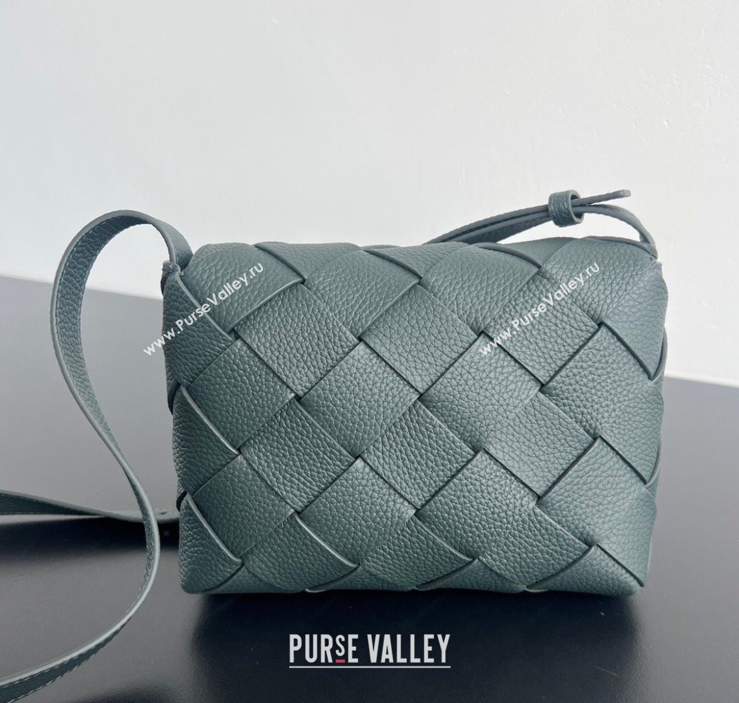 Bottega Veneta Mens Diago Mini Bag in Grained Intrecciato Leather 795637 Dark Green 2026 (WT-260117034)