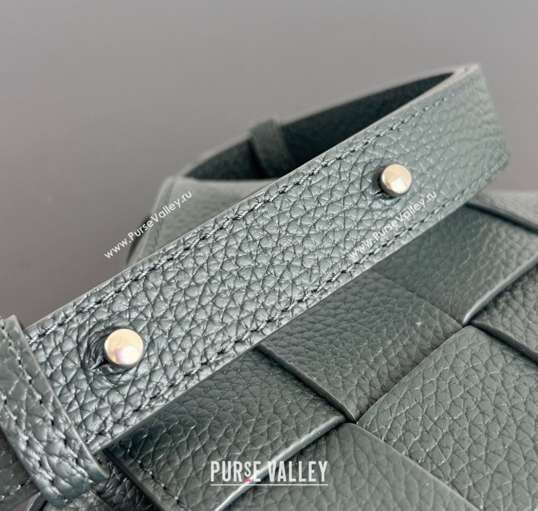 Bottega Veneta Mens Diago Mini Bag in Grained Intrecciato Leather 795637 Dark Green 2026 (WT-260117034)