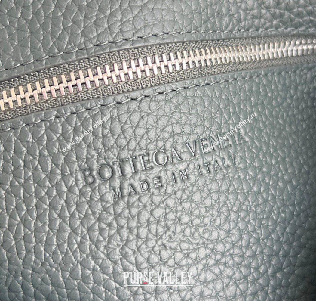 Bottega Veneta Mens Diago Mini Bag in Grained Intrecciato Leather 795637 Dark Green 2026 (WT-260117034)