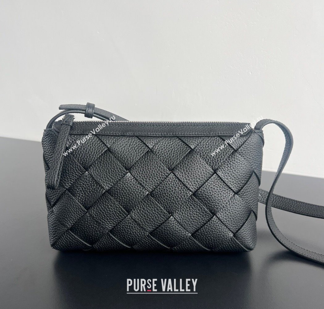 Bottega Veneta Mens Diago Zipped Messenger Bag in Grained Intrecciato Leather 837112 Black 2026 (WT-260117037)