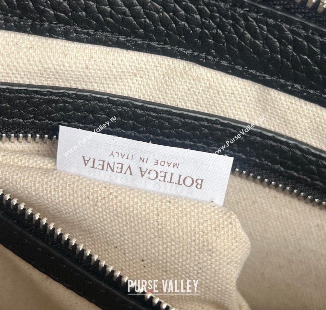 Bottega Veneta Mens Diago Zipped Messenger Bag in Grained Intrecciato Leather 837112 Black 2026 (WT-260117037)