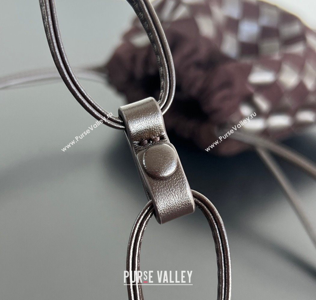 Bottega Veneta Small Dustbag in Intrecciato Leather and Suede Brown 2025 816987 (WT-260117043)