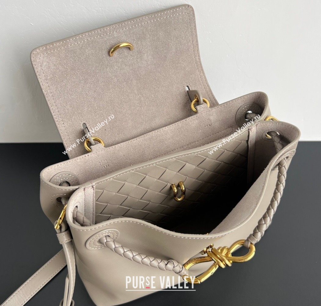 Bottega Veneta Small Ciao Ciao Top Handle Bag in Calf Leather Limestone Grey 2025 835835 (WT-260117045)