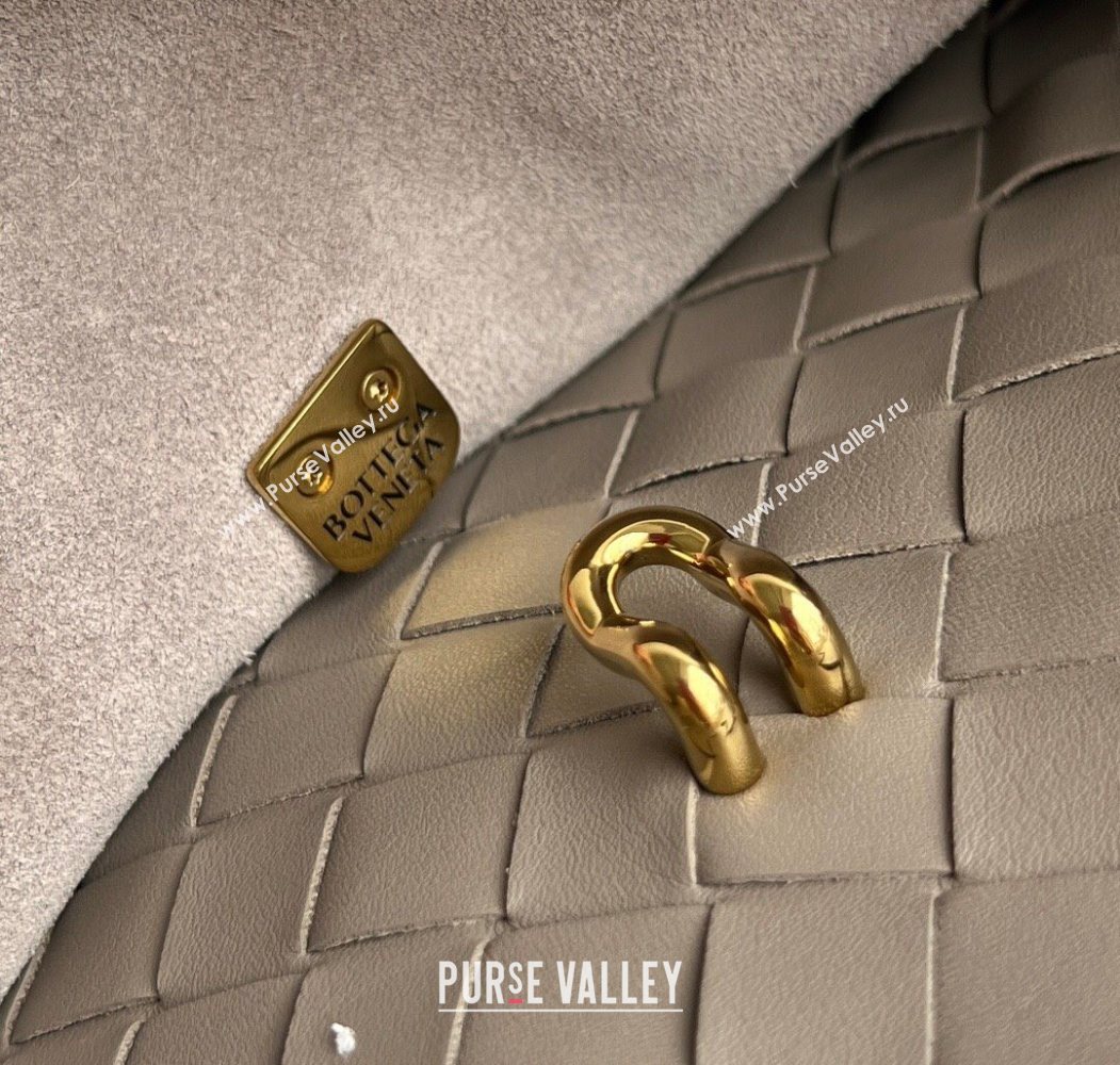 Bottega Veneta Small Ciao Ciao Top Handle Bag in Calf Leather Limestone Grey 2025 835835 (WT-260117045)