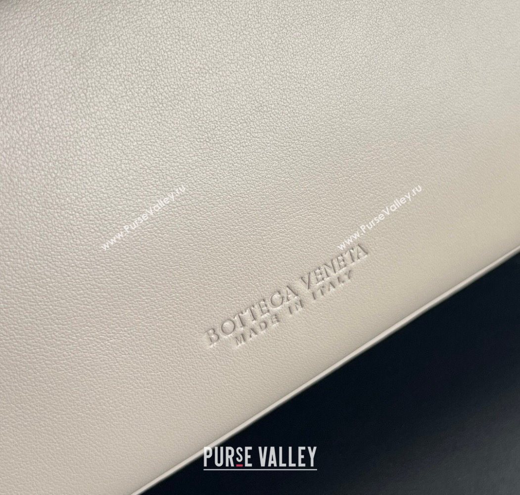 Bottega Veneta Small Ciao Ciao Top Handle Bag in Calf Leather Limestone Grey 2025 835835 (WT-260117045)