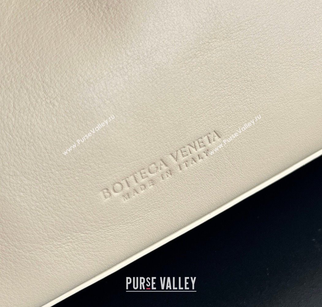 Bottega Veneta Small Ciao Ciao Top Handle Bag in Calf Leather Ecru Beige 2025 835835 (WT-260117046)