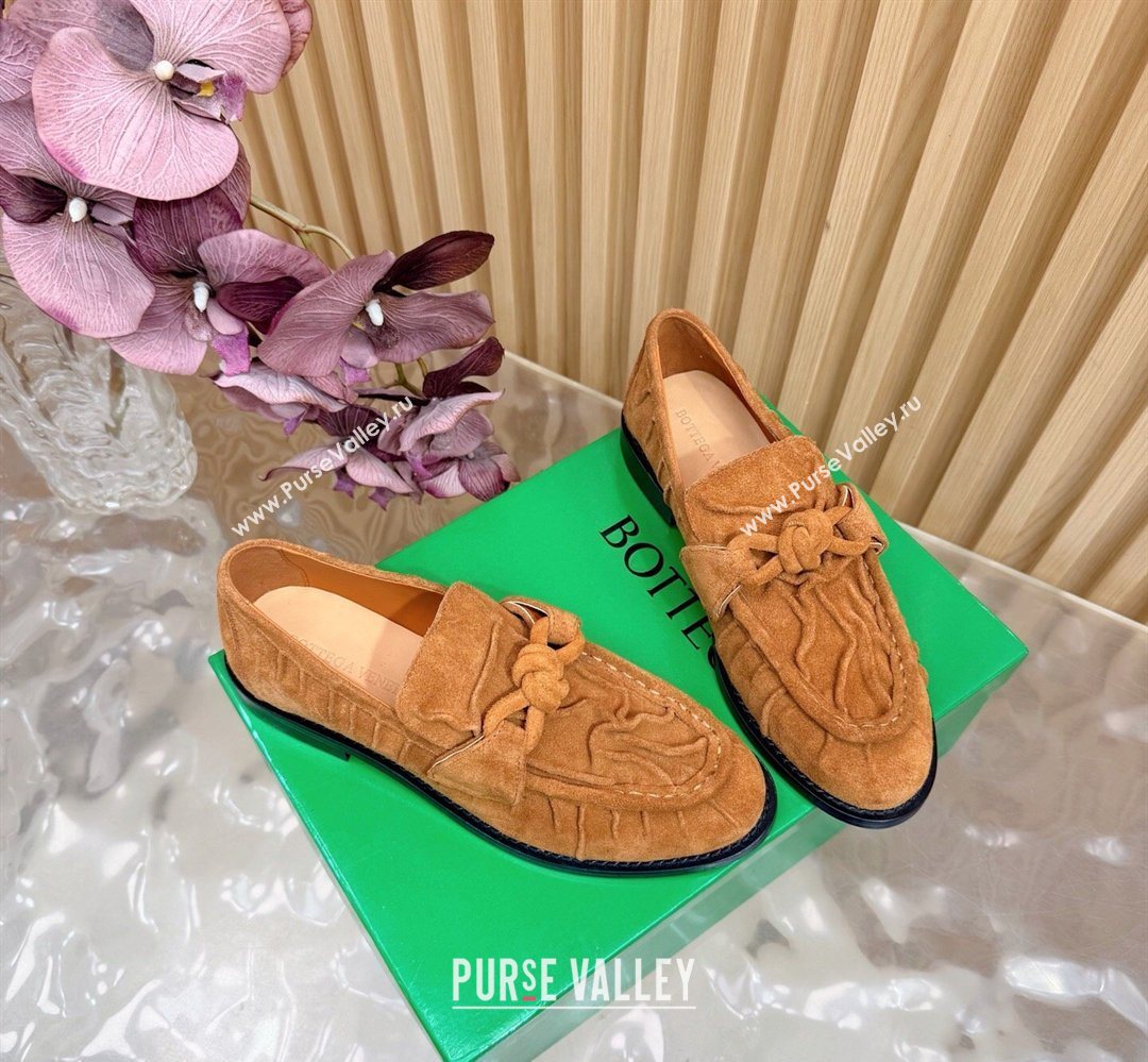 Bottega Veneta Astaire Loafers with One-Tone Knot Buckle in Suede Light Brown 2026 843945 (MD-260226116)