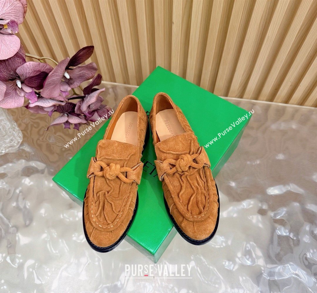 Bottega Veneta Astaire Loafers with One-Tone Knot Buckle in Suede Light Brown 2026 843945 (MD-260226116)