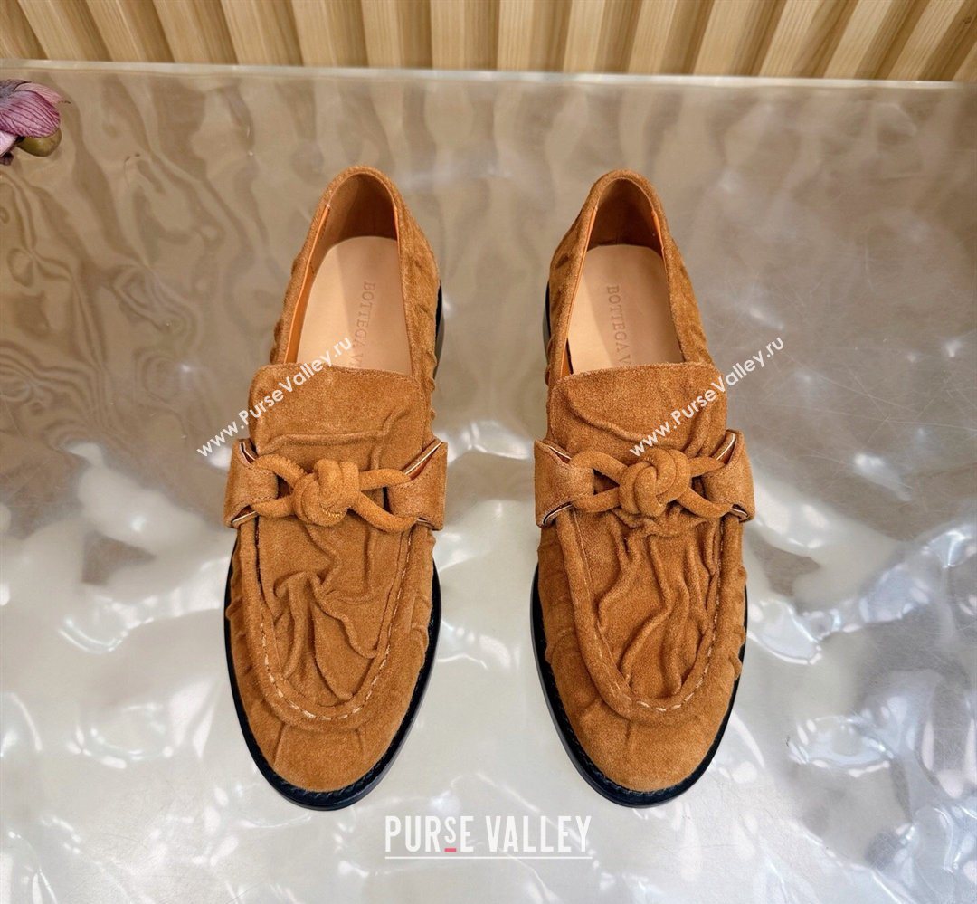 Bottega Veneta Astaire Loafers with One-Tone Knot Buckle in Suede Light Brown 2026 843945 (MD-260226116)