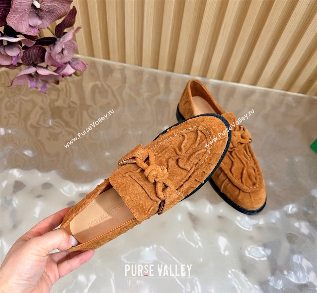 Bottega Veneta Astaire Loafers with One-Tone Knot Buckle in Suede Light Brown 2026 843945 (MD-260226116)