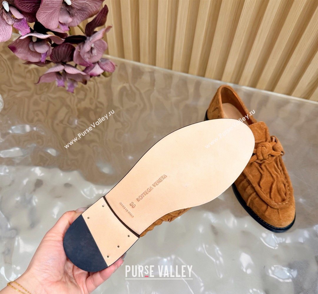 Bottega Veneta Astaire Loafers with One-Tone Knot Buckle in Suede Light Brown 2026 843945 (MD-260226116)