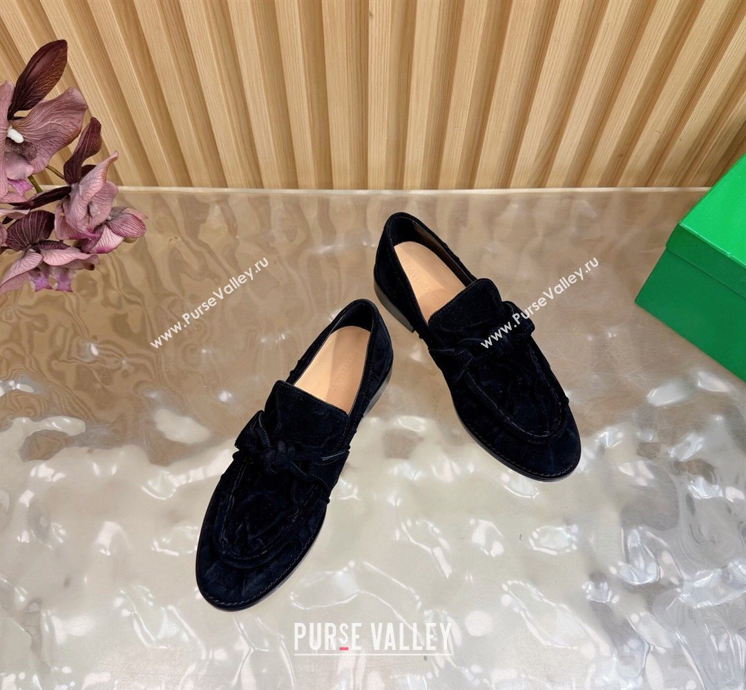Bottega Veneta Astaire Loafers with One-Tone Knot Buckle in Suede Black 2026 843945 (MD-260226118)