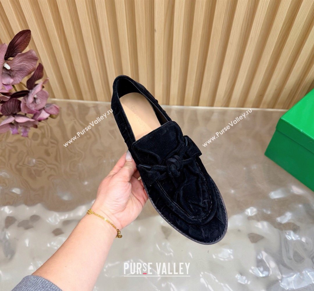 Bottega Veneta Astaire Loafers with One-Tone Knot Buckle in Suede Black 2026 843945 (MD-260226118)