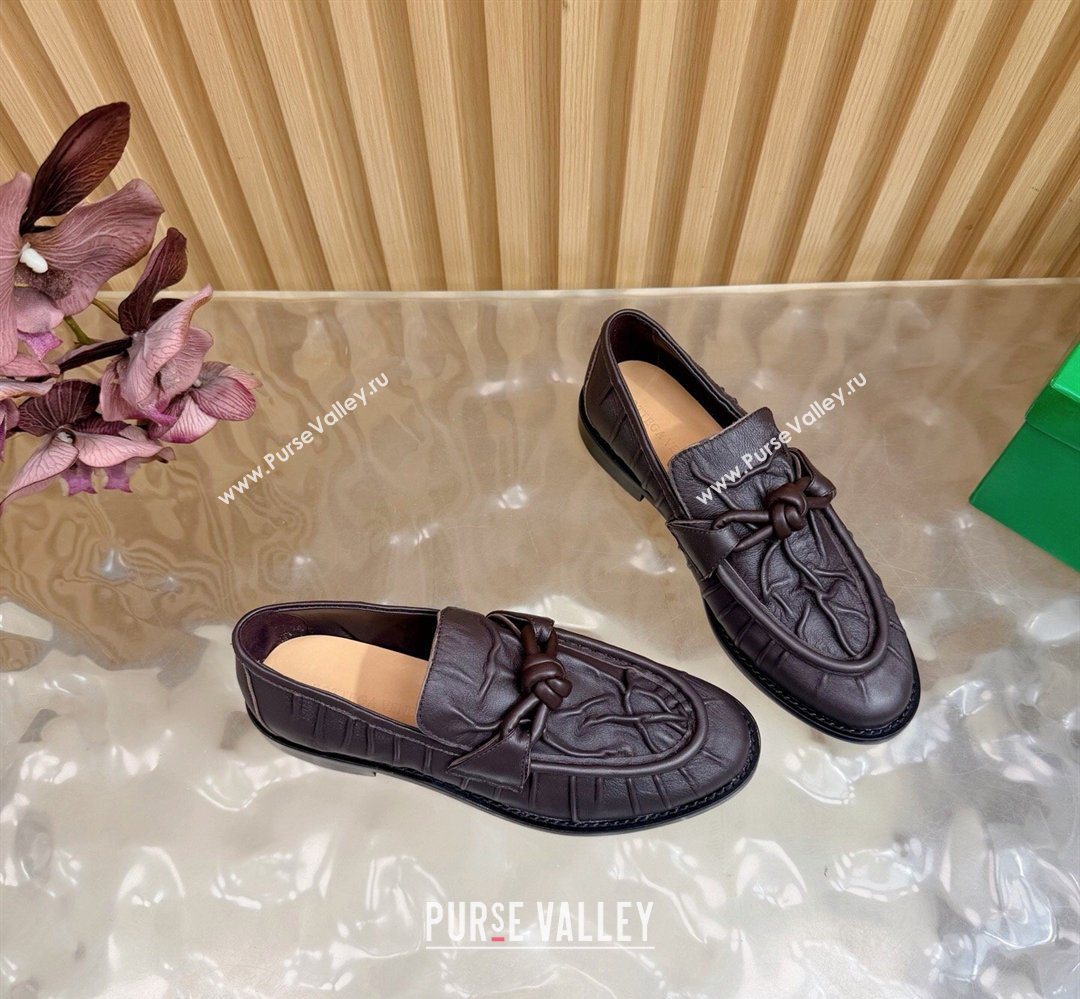 Bottega Veneta Astaire Loafers with One-Tone Knot Buckle in Crinkled Leather Fondant Brown 2026 843945 (MD-260226119)