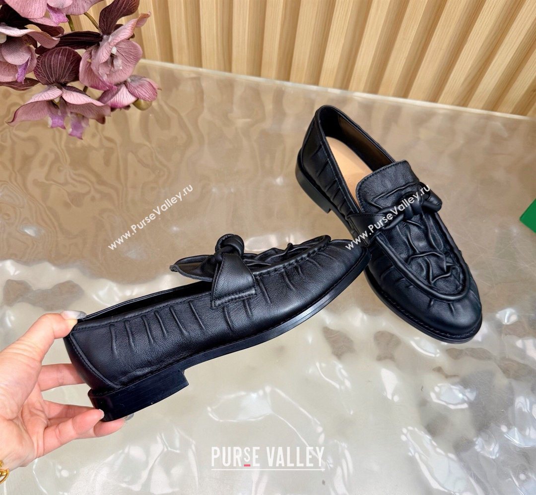 Bottega Veneta Astaire Loafers with One-Tone Knot Buckle in Crinkled Leather Black 2026 843945 (MD-260226120)