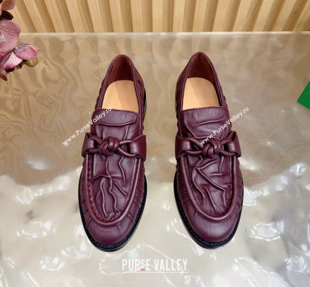 Bottega Veneta Astaire Loafers with One-Tone Knot Buckle in Crinkled Leather Burgundy 2026 843945 (MD-260226121)