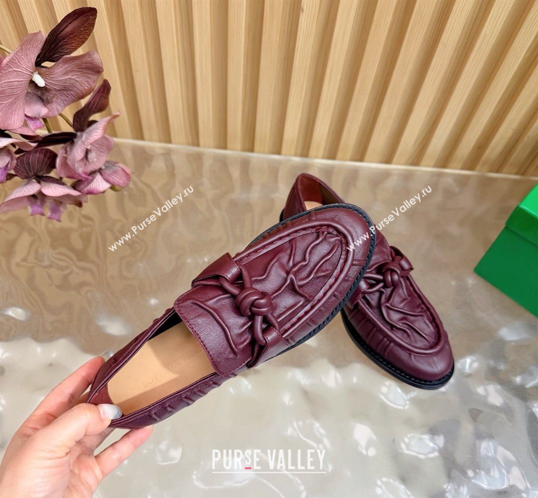 Bottega Veneta Astaire Loafers with One-Tone Knot Buckle in Crinkled Leather Burgundy 2026 843945 (MD-260226121)