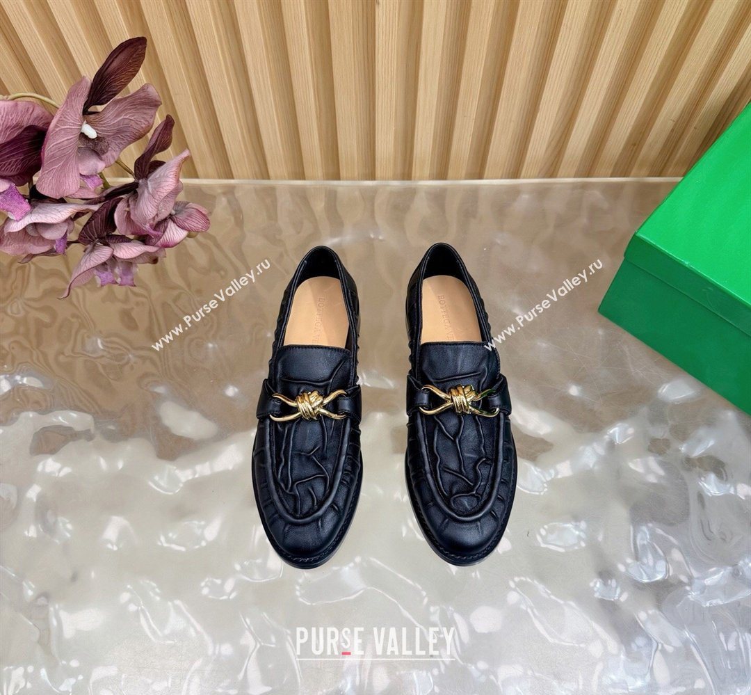 Bottega Veneta Astaire Loafers with Gold-Tone Knot Buckle in Crinkled Leather Black 2026 843945 (MD-260226110)