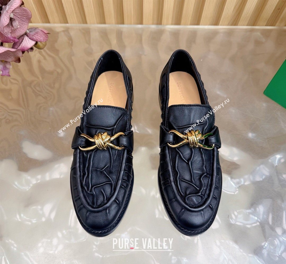 Bottega Veneta Astaire Loafers with Gold-Tone Knot Buckle in Crinkled Leather Black 2026 843945 (MD-260226110)