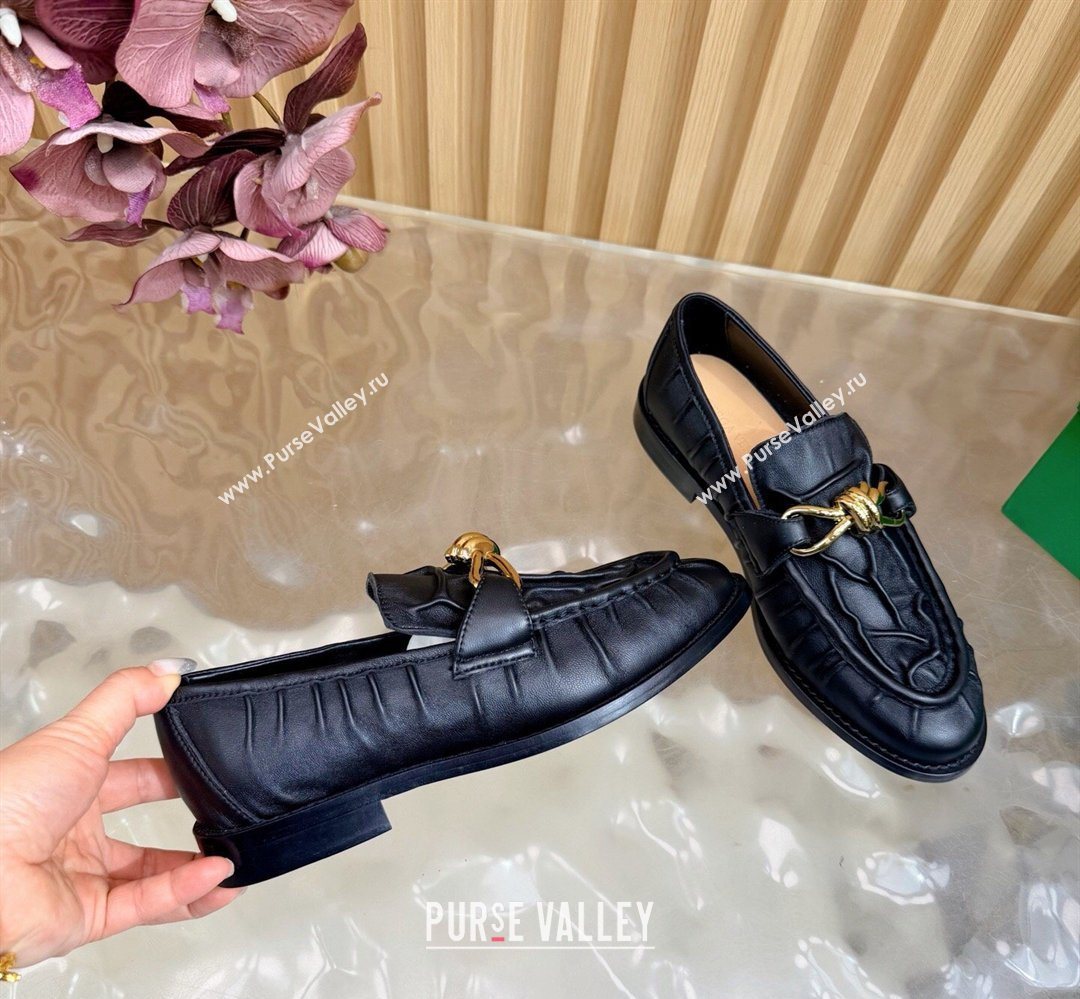Bottega Veneta Astaire Loafers with Gold-Tone Knot Buckle in Crinkled Leather Black 2026 843945 (MD-260226110)