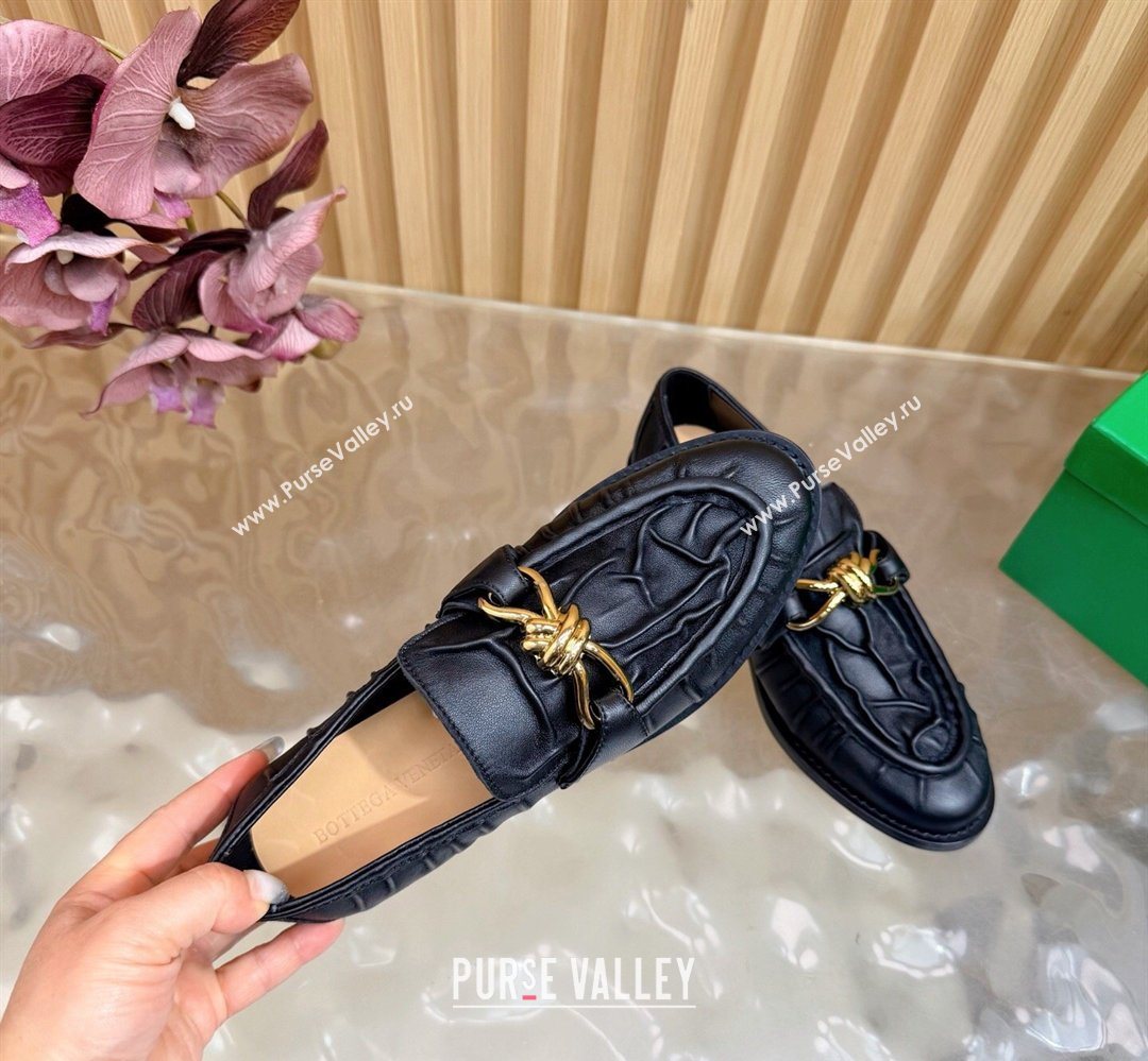Bottega Veneta Astaire Loafers with Gold-Tone Knot Buckle in Crinkled Leather Black 2026 843945 (MD-260226110)