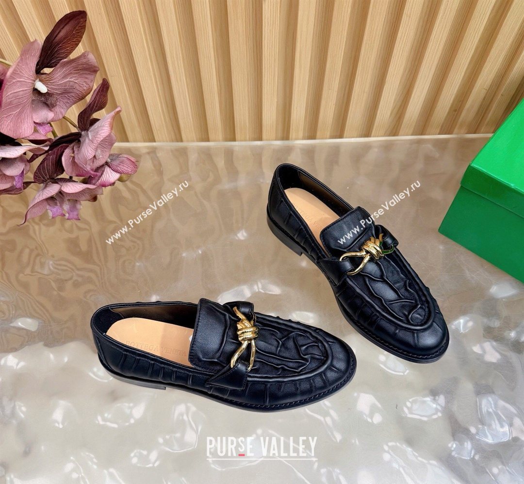 Bottega Veneta Astaire Loafers with Gold-Tone Knot Buckle in Crinkled Leather Black 2026 843945 (MD-260226110)