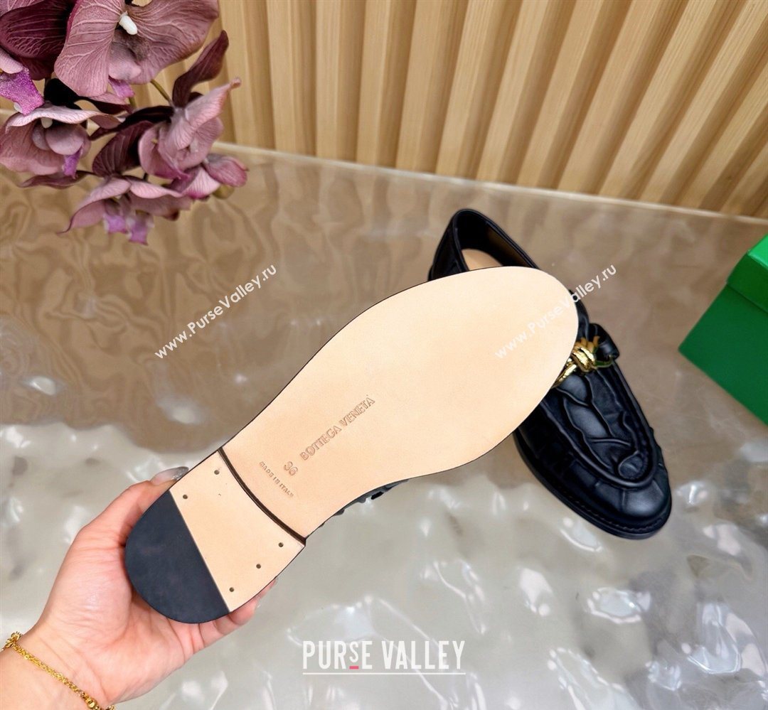 Bottega Veneta Astaire Loafers with Gold-Tone Knot Buckle in Crinkled Leather Black 2026 843945 (MD-260226110)