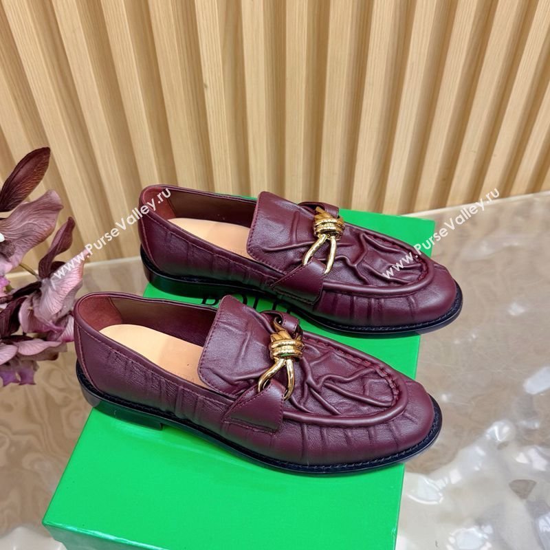 Bottega Veneta Astaire Loafers with Gold-Tone Knot Buckle in Crinkled Leather Burgundy 2026 843945 (MD-260226111)
