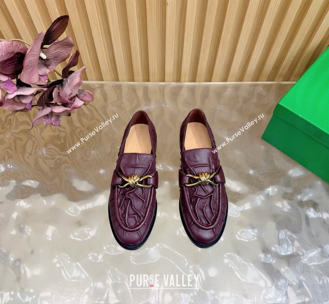 Bottega Veneta Astaire Loafers with Gold-Tone Knot Buckle in Crinkled Leather Burgundy 2026 843945 (MD-260226111)