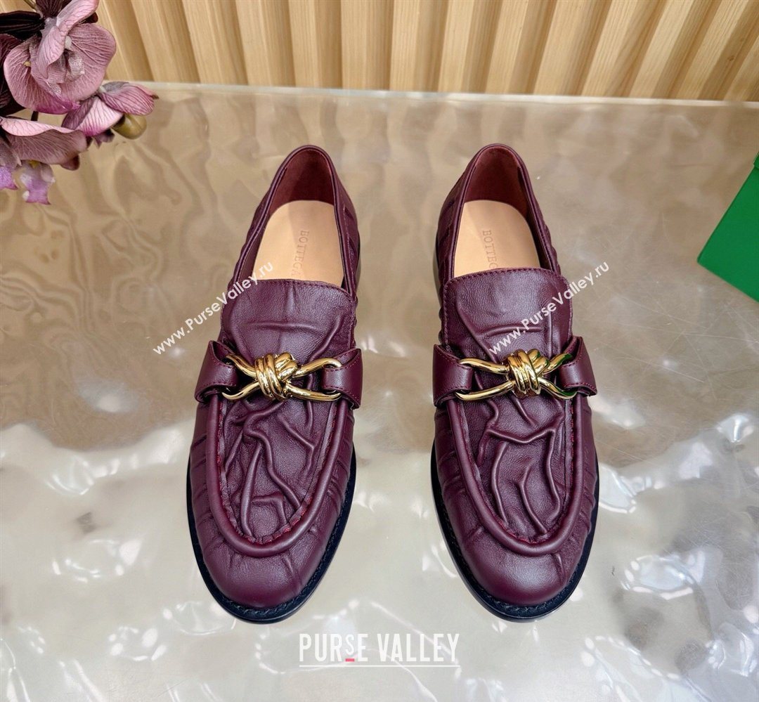 Bottega Veneta Astaire Loafers with Gold-Tone Knot Buckle in Crinkled Leather Burgundy 2026 843945 (MD-260226111)