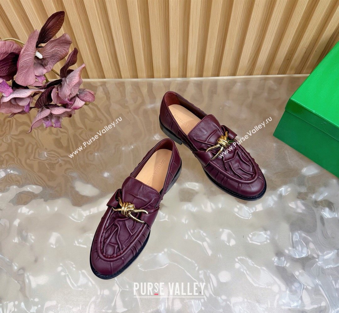 Bottega Veneta Astaire Loafers with Gold-Tone Knot Buckle in Crinkled Leather Burgundy 2026 843945 (MD-260226111)