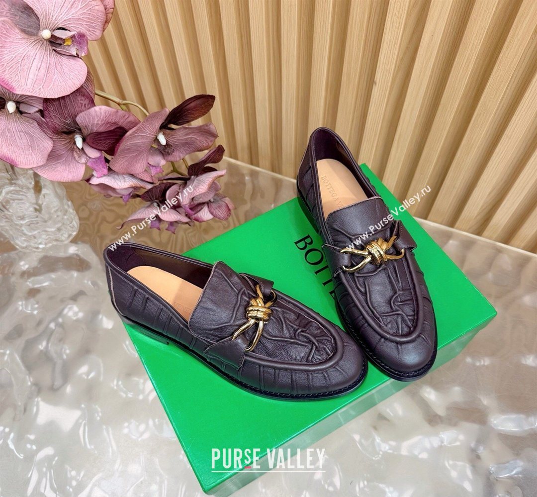 Bottega Veneta Astaire Loafers with Gold-Tone Knot Buckle in Crinkled Leather Fondant Brown 2026 843945 (MD-260226112)