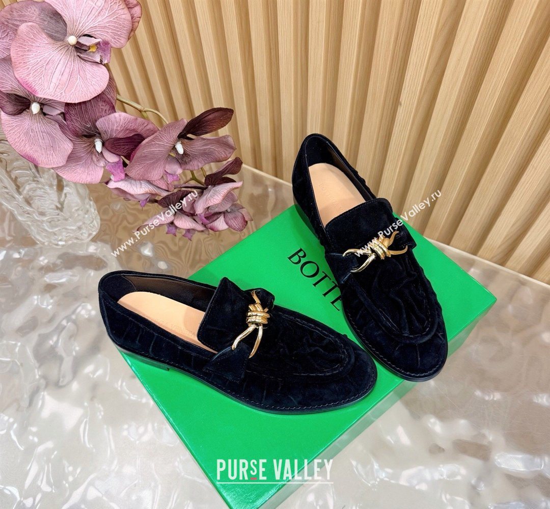 Bottega Veneta Astaire Loafers with Gold-Tone Knot Buckle in Suede Black 2026 843945 (MD-260226114)