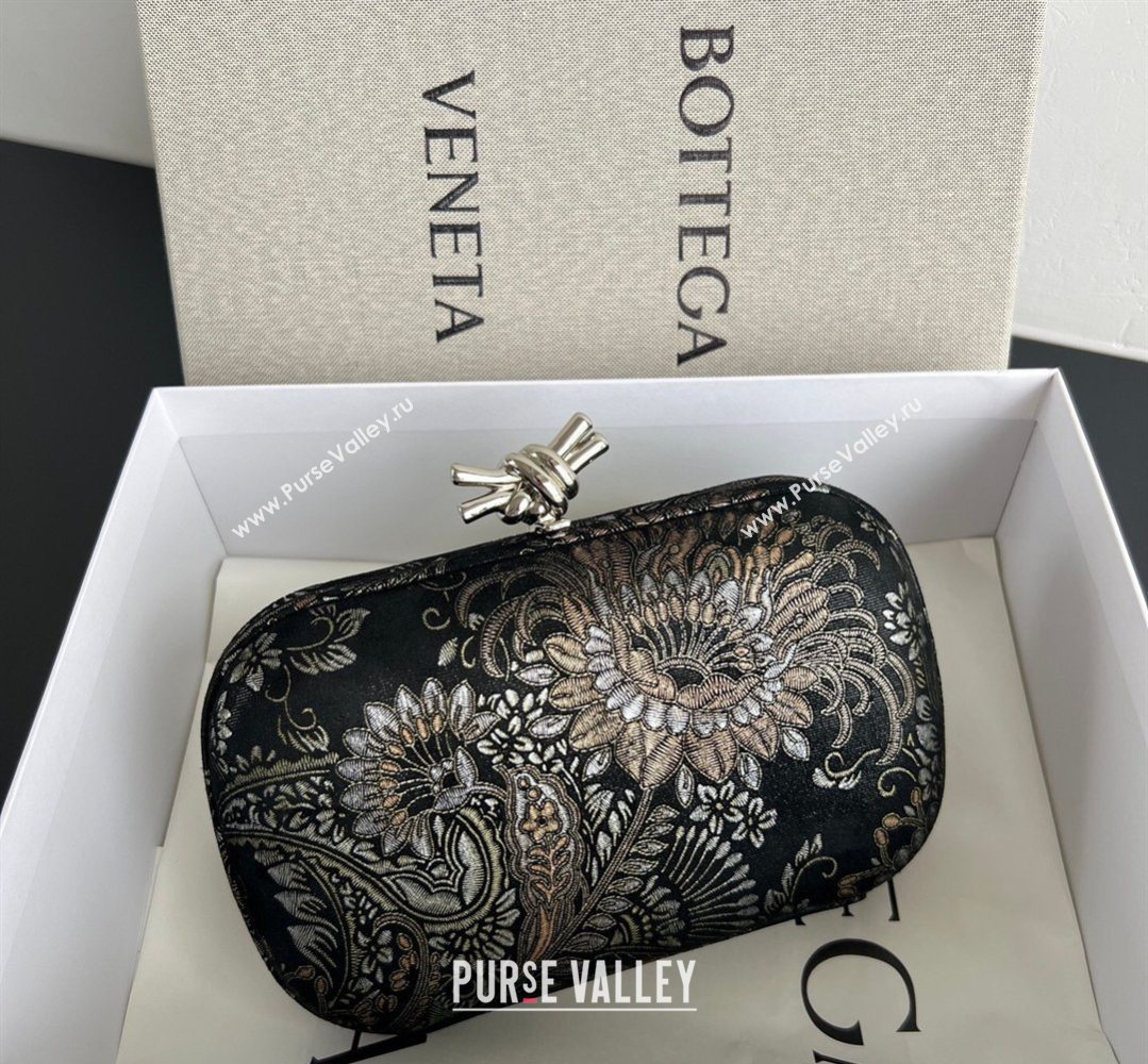 Bottega Veneta Classic Knot Clutch in Jacquard Velvet Gold/Silver/Black 2026 BV040165 (WT-260401008)
