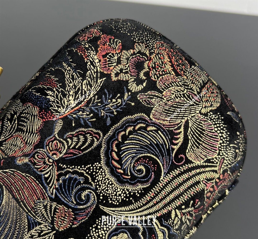 Bottega Veneta Classic Knot Clutch in Jacquard Velvet Burgundy/Black 2026 BV040164 (WT-260401009)