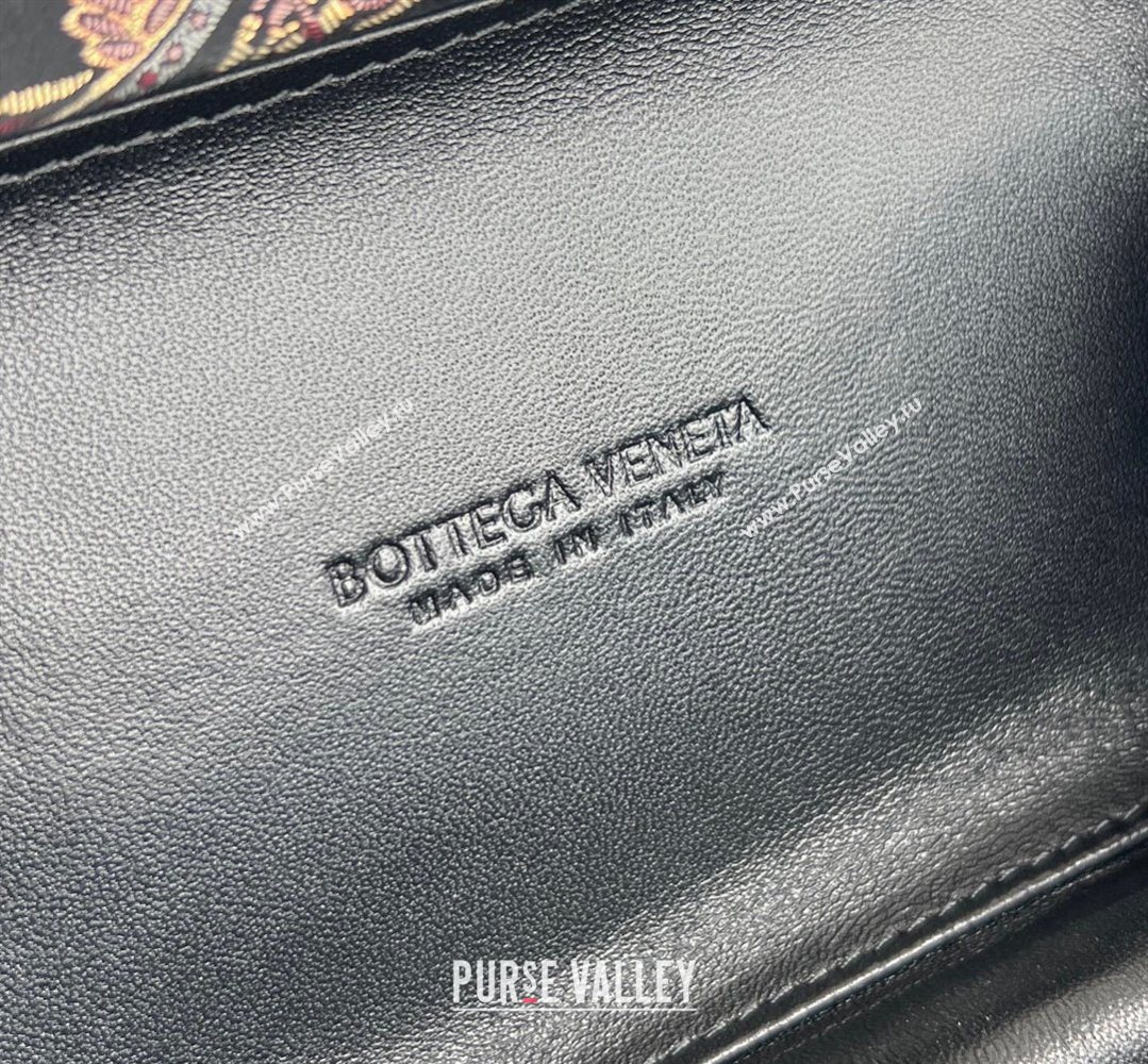 Bottega Veneta Knot Clutch with Flower Clasp in Jacquard Velvet Burgundy/Grey/Black 2026 BV040164 (WT-260401014)