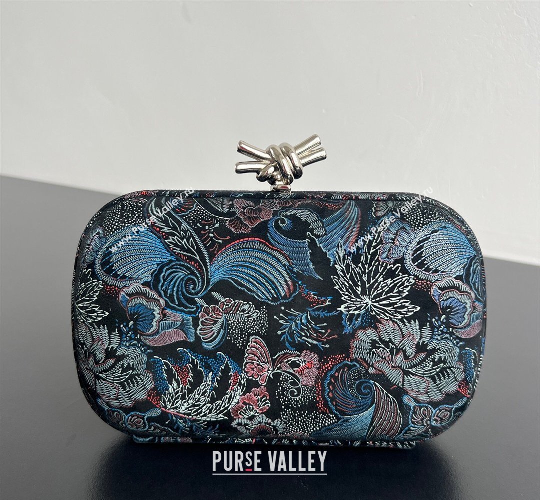 Bottega Veneta Classic Knot Clutch in Jacquard Velvet Blue/Red/Black 2026 BV040162 (WT-260401010)