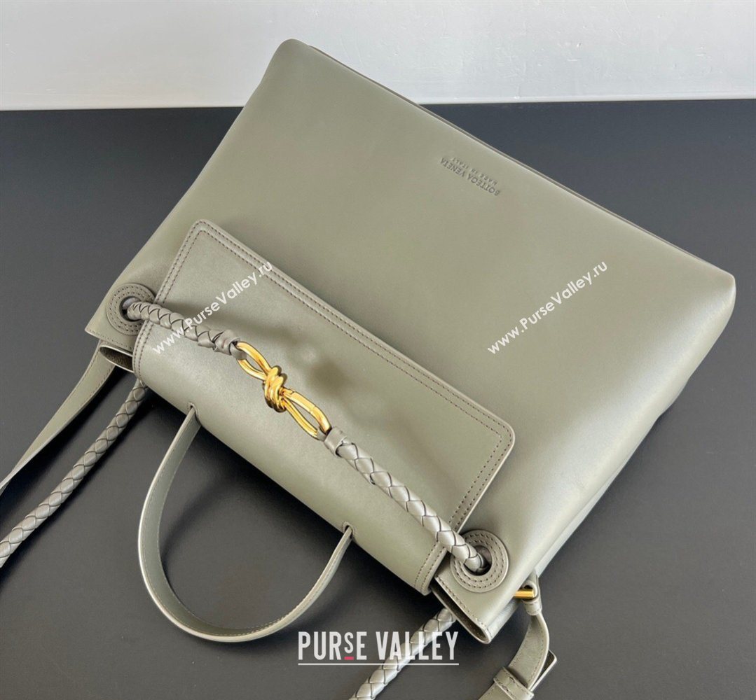 Bottega Veneta Medium Ciao Ciao Top Handle Bag in Calf Leather Cypress Green 2026 817231 (WT-260401018)