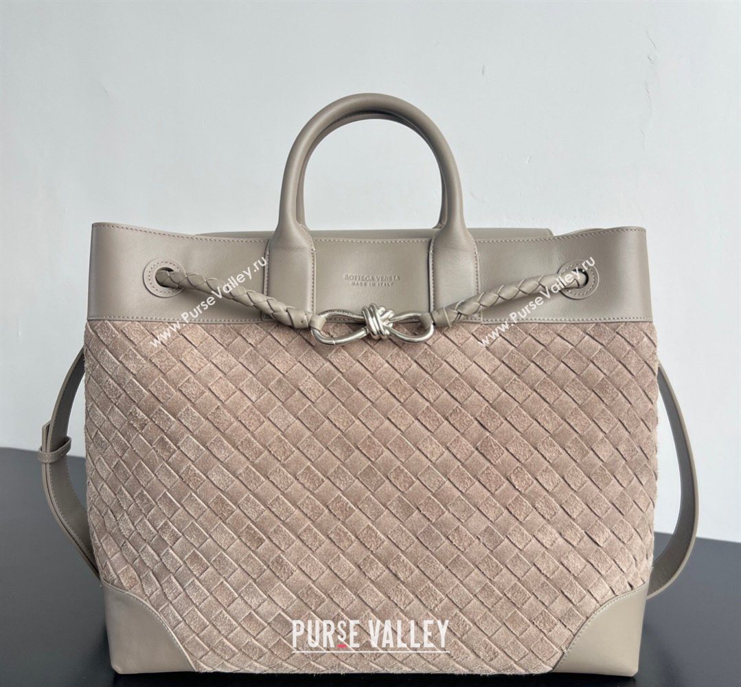 Bottega Veneta Mens Intrecciato Suede Andiamo Voyager Tote Bag Beige/Grey 2026 827066 (WT-260401020)