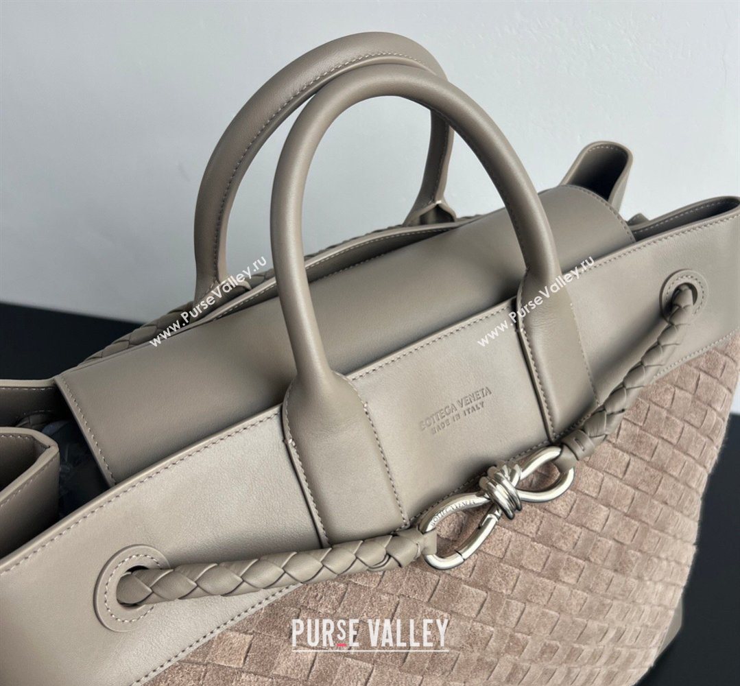 Bottega Veneta Mens Intrecciato Suede Andiamo Voyager Tote Bag Beige/Grey 2026 827066 (WT-260401020)