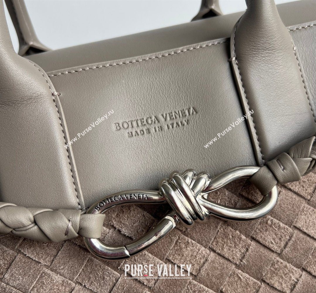 Bottega Veneta Mens Intrecciato Suede Andiamo Voyager Tote Bag Beige/Grey 2026 827066 (WT-260401020)