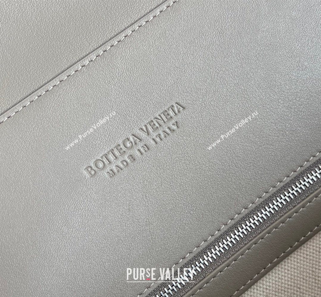 Bottega Veneta Mens Intrecciato Suede Andiamo Voyager Tote Bag Beige/Grey 2026 827066 (WT-260401020)