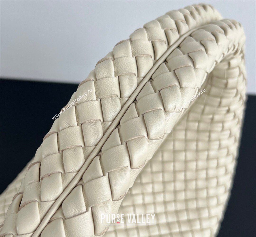 Bottega Veneta Maxi Veneta Hobo Bag in Intrecciato Leather Sea Salt 2026 856739 (WT-260401004)